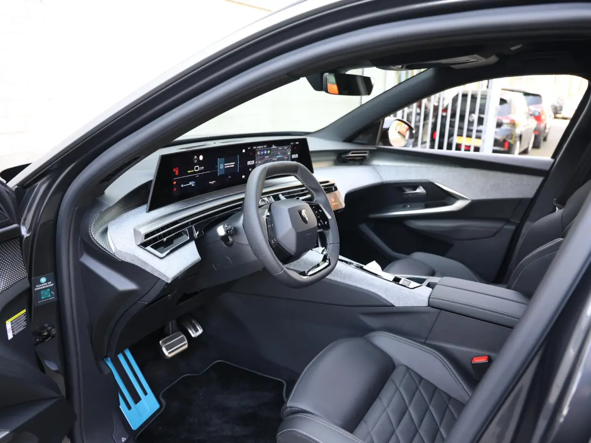 GT Exclusive 73 kWh 7p | Demo | Trekhaak | Lederen Bekleding | Navigatie | Camera | panoramadak