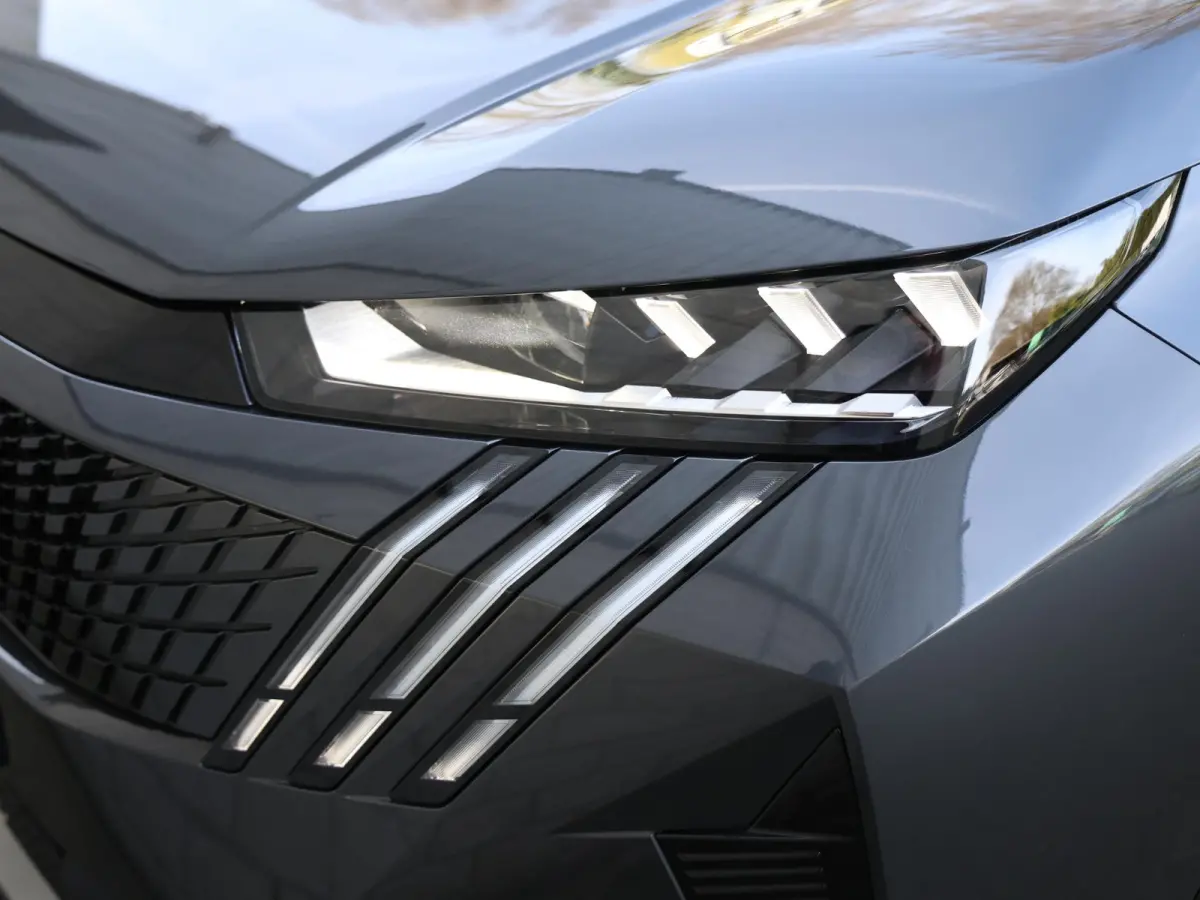 GT Exclusive 73 kWh 7p | Demo | Trekhaak | Lederen Bekleding | Navigatie | Camera | panoramadak