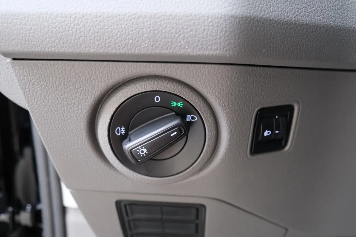 50 2.0 Extra Lang DL Pick-up - Airco, Cruise, Navi, Camera, Carplay, Trekhaak.