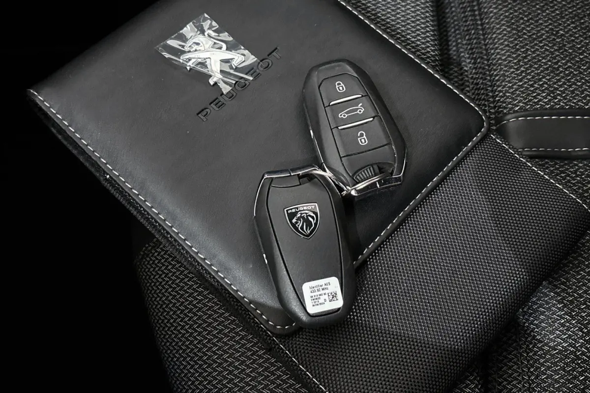 1.6 HYbrid 225 Allure Stoelverwaring Elektrische Achterklep Adaptieve Cruise Control