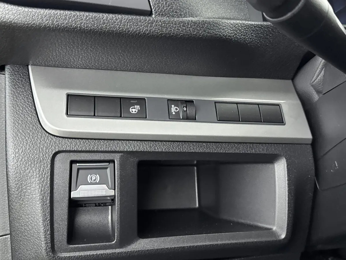 L3 136 75 kWh | STX Pakket | Lederen Bekleding | Navigatie | Camera | 3 Zitplaatsen |