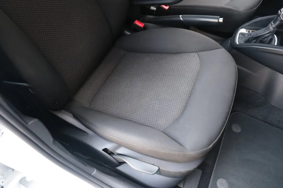 1.0 TFSI S-Line S-tronic Led Navi Airco Cruise