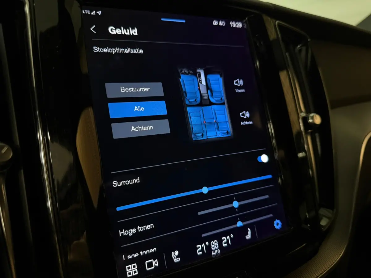 T6 AWD Recharge Plus Dark Long Range | Trekhaak | Harman Kardon | Adaptieve Cruise Control | Stoelverwarming voor+achter | Stuurwielverwarming | Parkeercamera | Full LED Meesturende koplampe