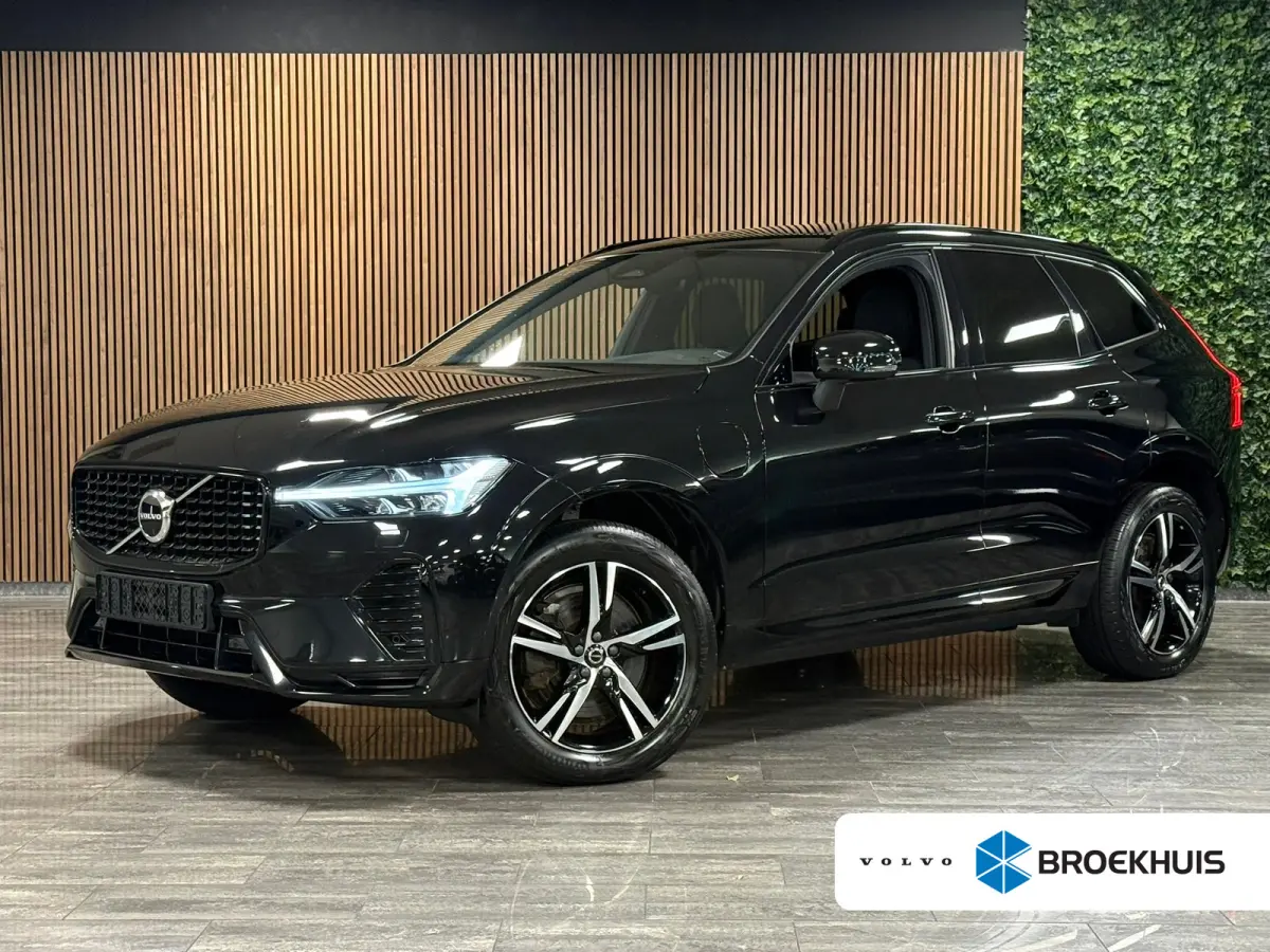 T6 AWD Recharge Plus Dark Long Range | Trekhaak | Harman Kardon | Adaptieve Cruise Control | Stoelverwarming voor+achter | Stuurwielverwarming | Parkeercamera | Full LED Meesturende koplampe