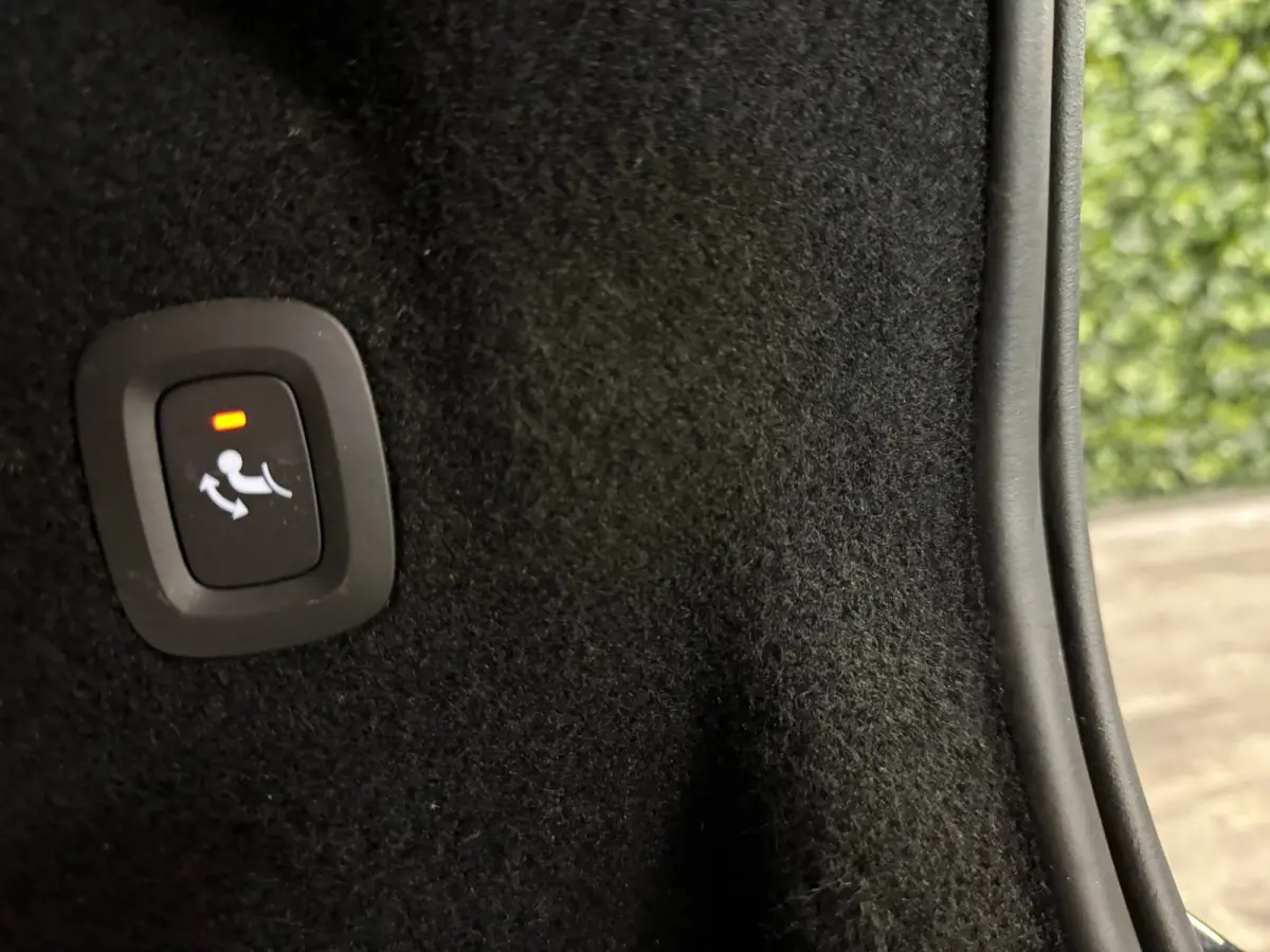 T6 AWD Recharge Plus Dark Long Range | Trekhaak | Harman Kardon | Adaptieve Cruise Control | Stoelverwarming voor+achter | Stuurwielverwarming | Parkeercamera | Full LED Meesturende koplampe