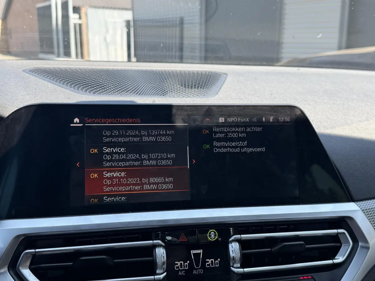 330i High Executive M-Sport | Navigatie | Climate Control | Stoelverwarming | Parkeersensoren |