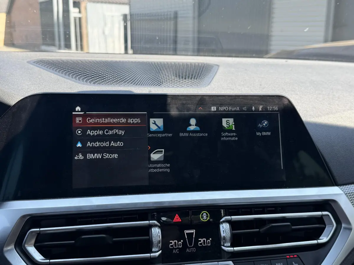 330i High Executive M-Sport | Navigatie | Climate Control | Stoelverwarming | Parkeersensoren |