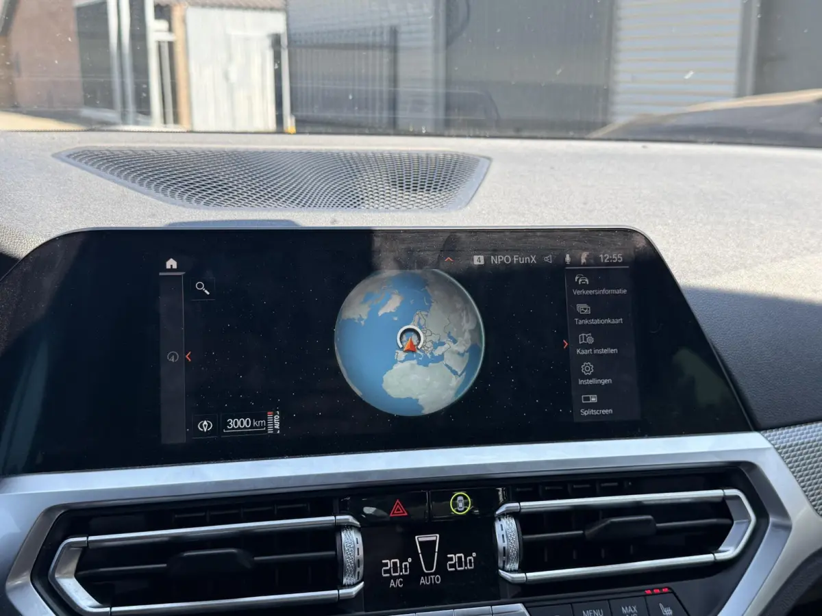 330i High Executive M-Sport | Navigatie | Climate Control | Stoelverwarming | Parkeersensoren |