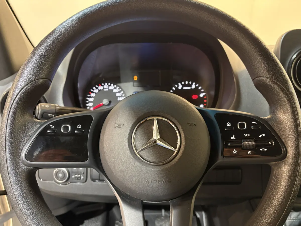 317 CDI L3 Open Laadbak / Trekhaak 3.500 KG / Airco / Mbux / Navigatie / 42.800 KM !!