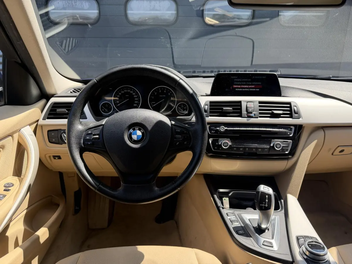 330e High Executive SOH 91,3% | Navigatie | Lederen Bekleding | 19 Inch Lichtmetalen Velgen | Cruise Control |