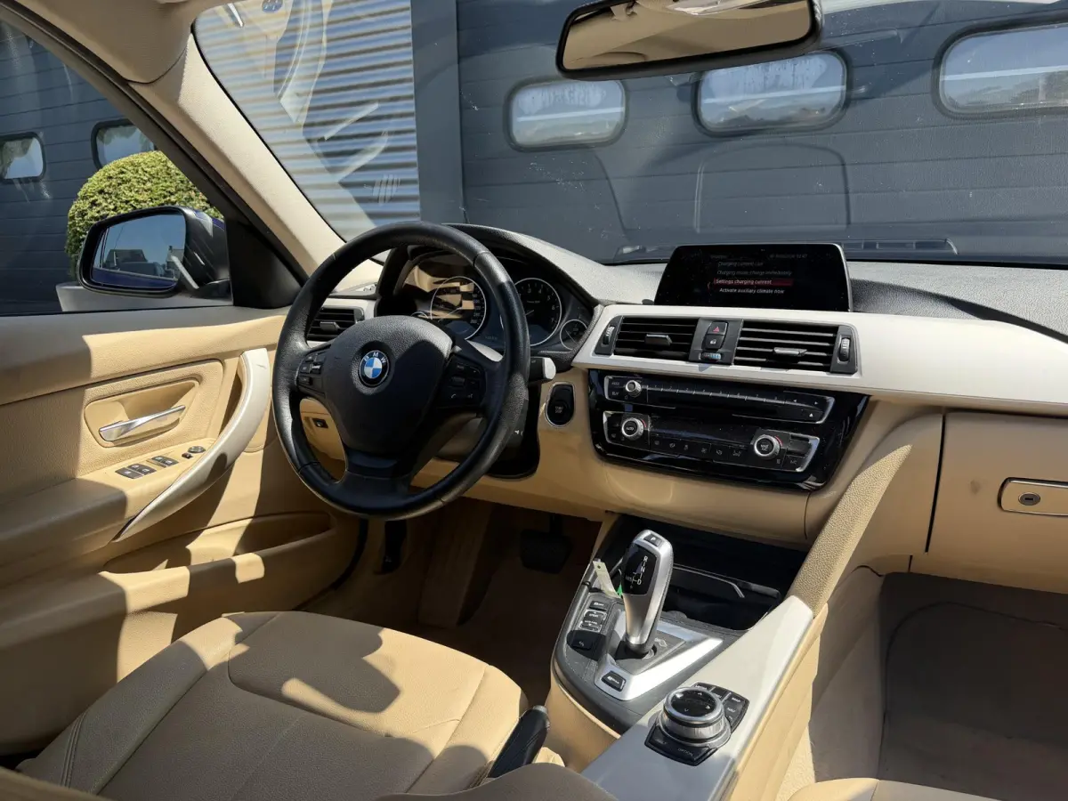 330e High Executive SOH 91,3% | Navigatie | Lederen Bekleding | 19 Inch Lichtmetalen Velgen | Cruise Control |