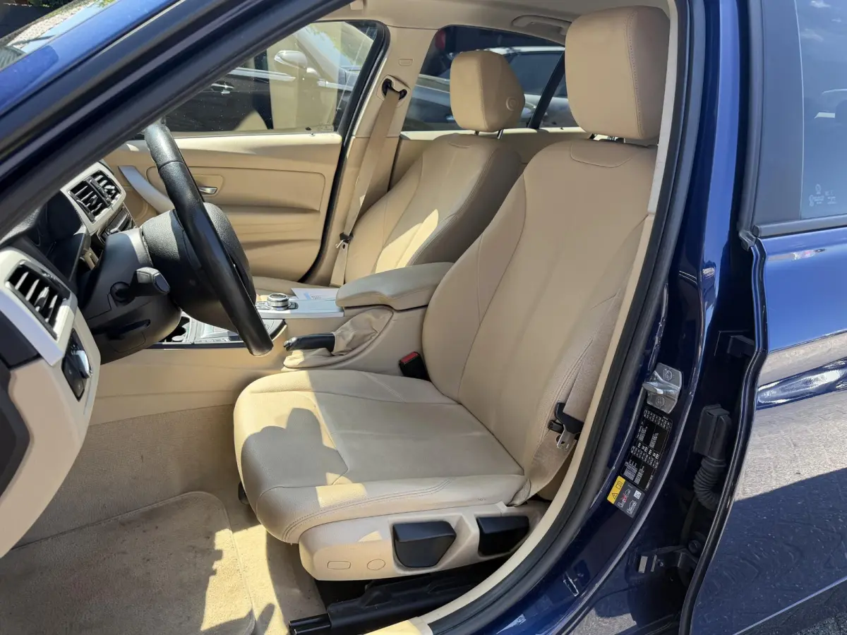 330e High Executive SOH 91,3% | Navigatie | Lederen Bekleding | 19 Inch Lichtmetalen Velgen | Cruise Control |