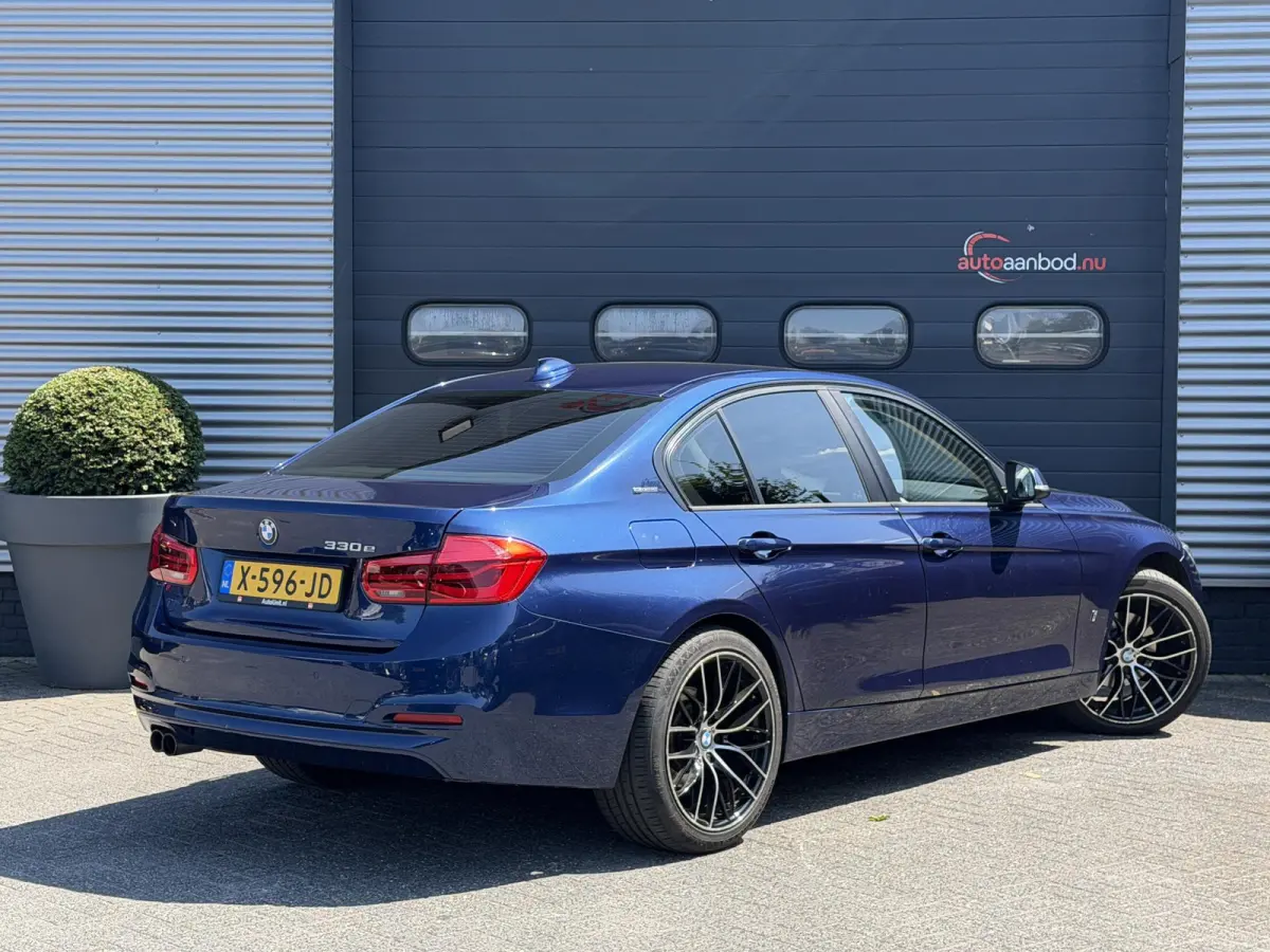 330e High Executive SOH 91,3% | Navigatie | Lederen Bekleding | 19 Inch Lichtmetalen Velgen | Cruise Control |
