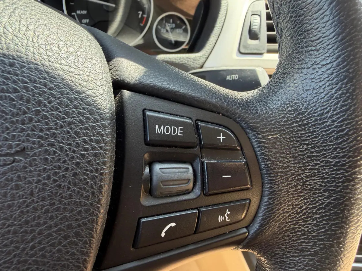 330e High Executive SOH 91,3% | Navigatie | Lederen Bekleding | 19 Inch Lichtmetalen Velgen | Cruise Control |