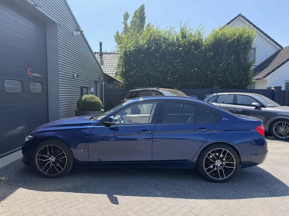 330e High Executive SOH 91,3% | Navigatie | Lederen Bekleding | 19 Inch Lichtmetalen Velgen | Cruise Control |