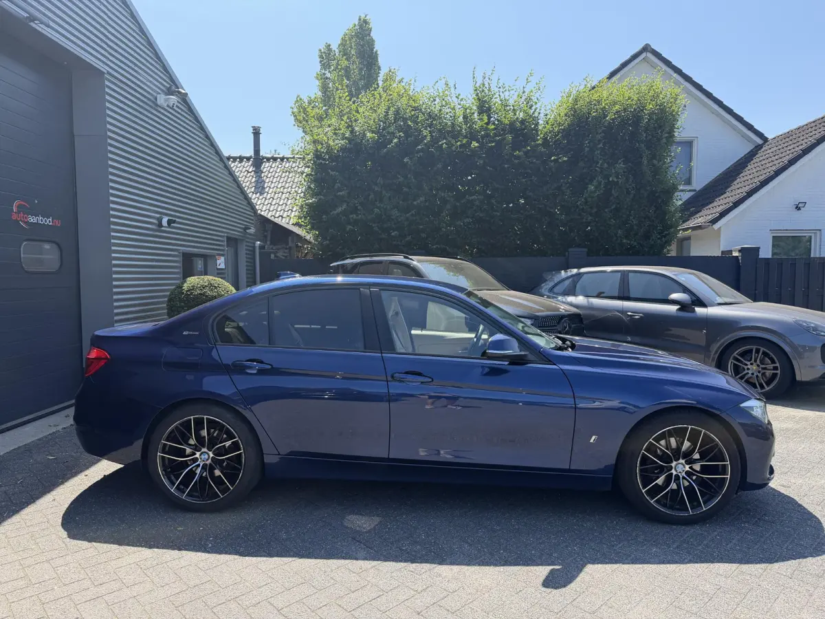 330e High Executive SOH 91,3% | Navigatie | Lederen Bekleding | 19 Inch Lichtmetalen Velgen | Cruise Control |