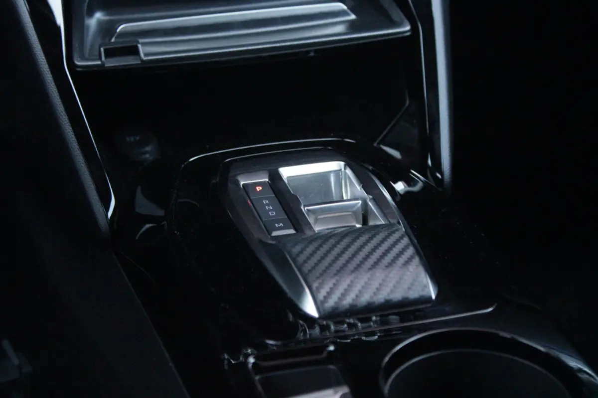 1.2 Hybrid 145PK AUTOMAAT GT | CAMERA VOOR + ACHTER | NAVIGATIE | DRAADLOZE APPLE CARPLAY/ANDROID AUTO | FULL LED KOPLAMPEN | LICHTMETALEN VELGEN 17" | DODEHOEK DETECTIE | DRAADLOZE TELEFOON