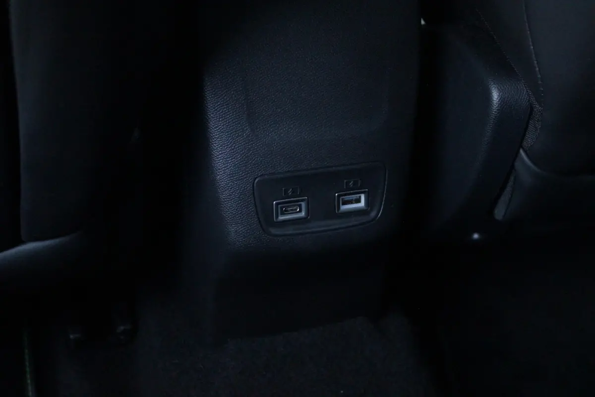 1.2 Hybrid 145PK AUTOMAAT GT | CAMERA VOOR + ACHTER | NAVIGATIE | DRAADLOZE APPLE CARPLAY/ANDROID AUTO | FULL LED KOPLAMPEN | LICHTMETALEN VELGEN 17" | DODEHOEK DETECTIE | DRAADLOZE TELEFOON