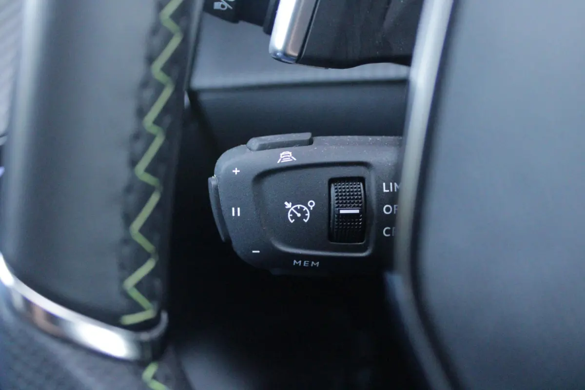 1.2 Hybrid 145PK AUTOMAAT GT | CAMERA VOOR + ACHTER | NAVIGATIE | DRAADLOZE APPLE CARPLAY/ANDROID AUTO | FULL LED KOPLAMPEN | LICHTMETALEN VELGEN 17" | DODEHOEK DETECTIE | DRAADLOZE TELEFOON