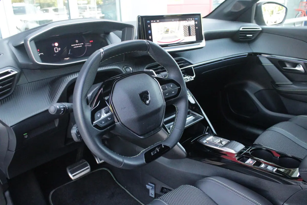 1.2 Hybrid 145PK AUTOMAAT GT | CAMERA VOOR + ACHTER | NAVIGATIE | DRAADLOZE APPLE CARPLAY/ANDROID AUTO | FULL LED KOPLAMPEN | LICHTMETALEN VELGEN 17" | DODEHOEK DETECTIE | DRAADLOZE TELEFOON