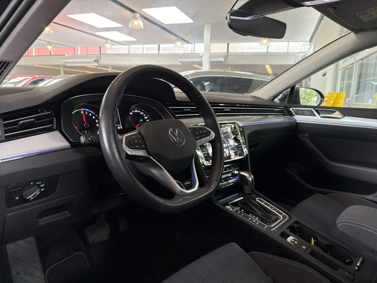 GTE 218PK DSG HYBRID BUSINESS SPORT IQ-LED/NAVI/CAMERA/TREKHAAK
