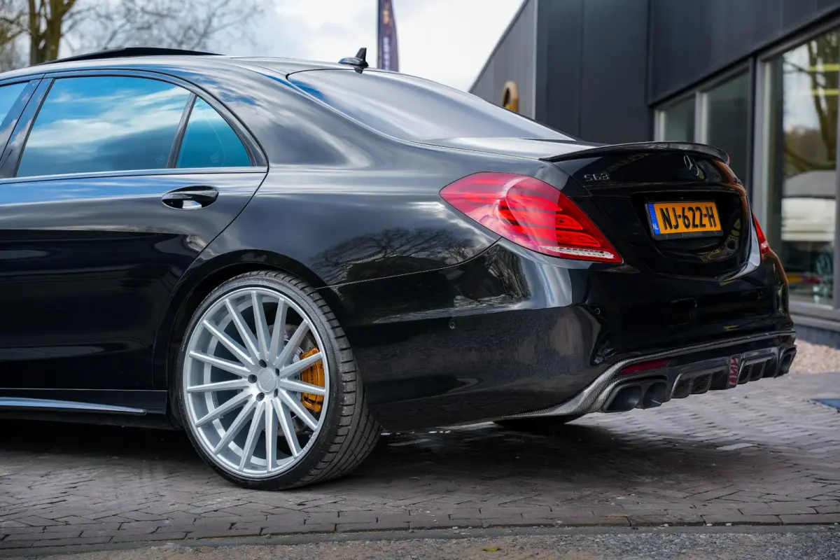 AMG 63 4Matic Lang Mercedes-Benz S-klasse 63 AMG 4Matic Lang Panodak Burmester Keyless 360cam 22''LM