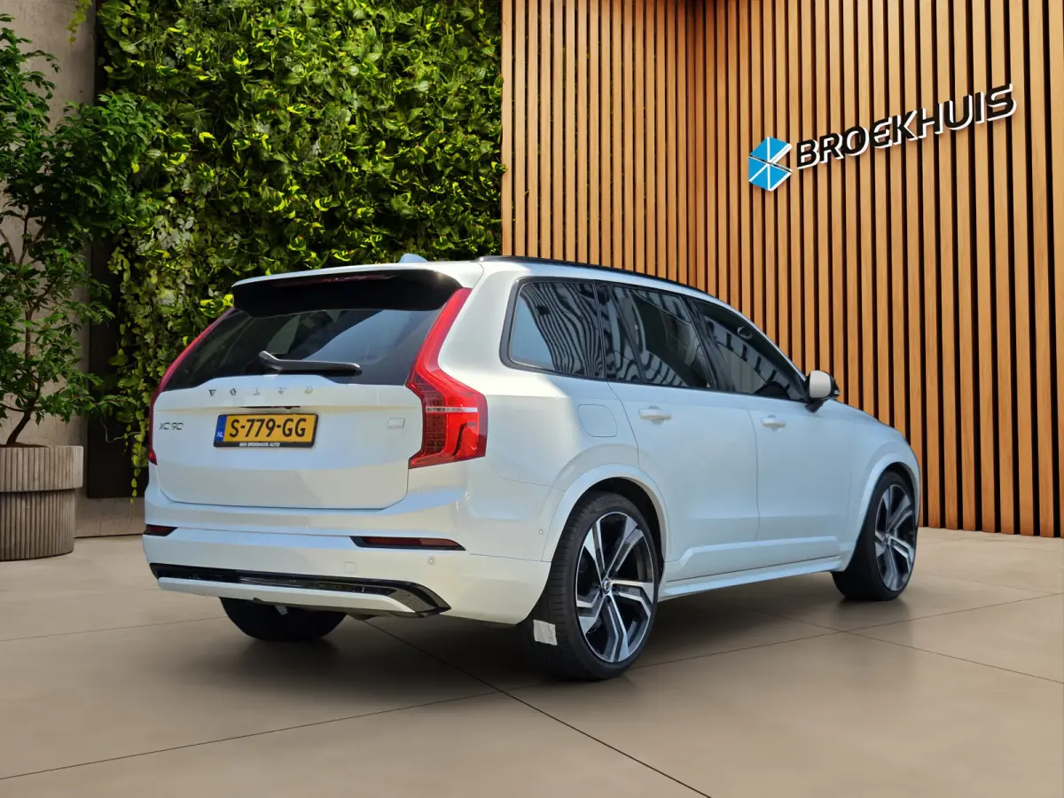 2.0 T8 Recharge AWD Ultimate Dark | Trekhaak | Luchtvering | Bowers&Wilkins | HUD | 360 Cam | Pano