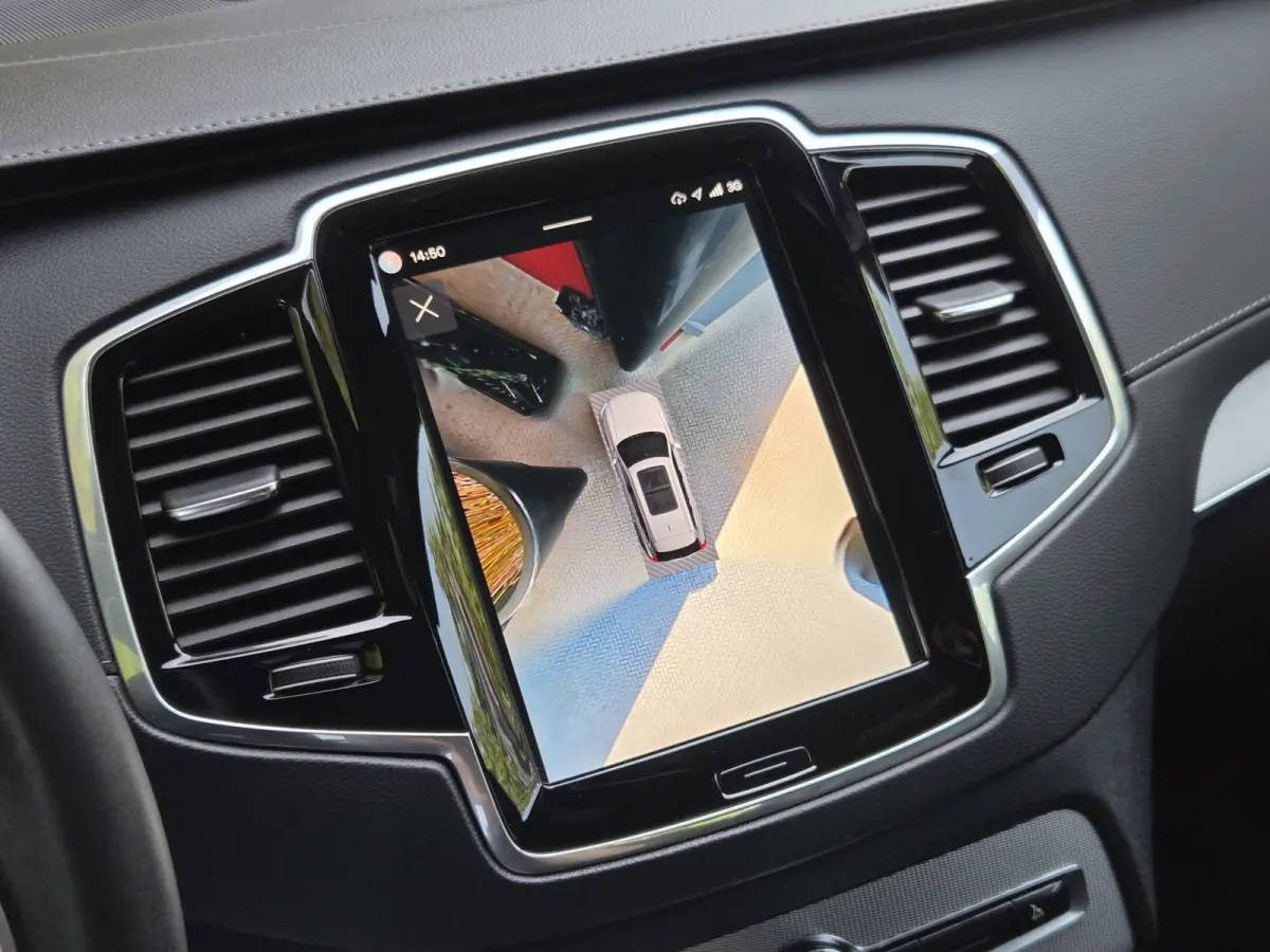 2.0 T8 Recharge AWD Ultimate Dark | Trekhaak | Luchtvering | Bowers&Wilkins | HUD | 360 Cam | Pano