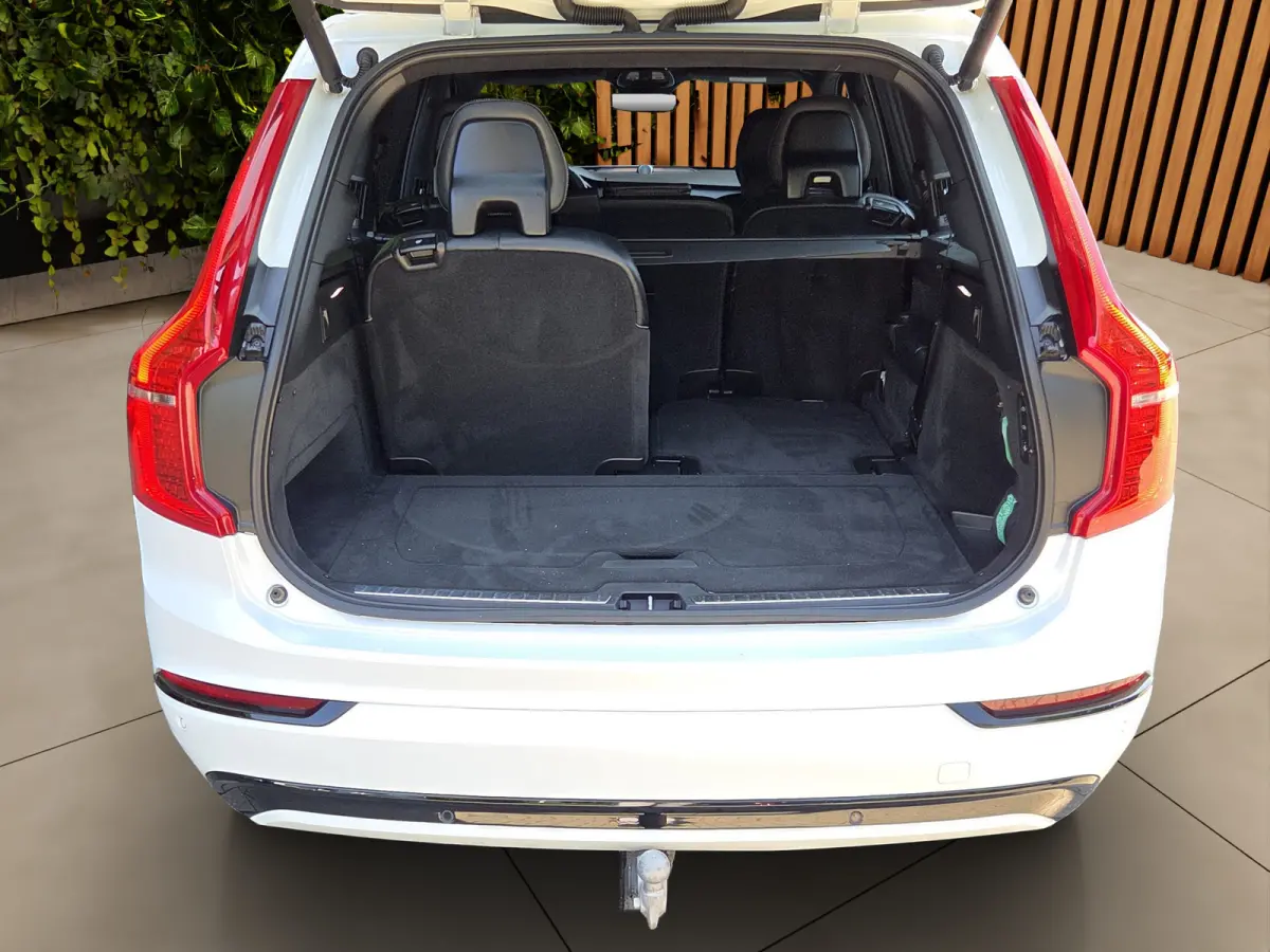 2.0 T8 Recharge AWD Ultimate Dark | Trekhaak | Luchtvering | Bowers&Wilkins | HUD | 360 Cam | Pano