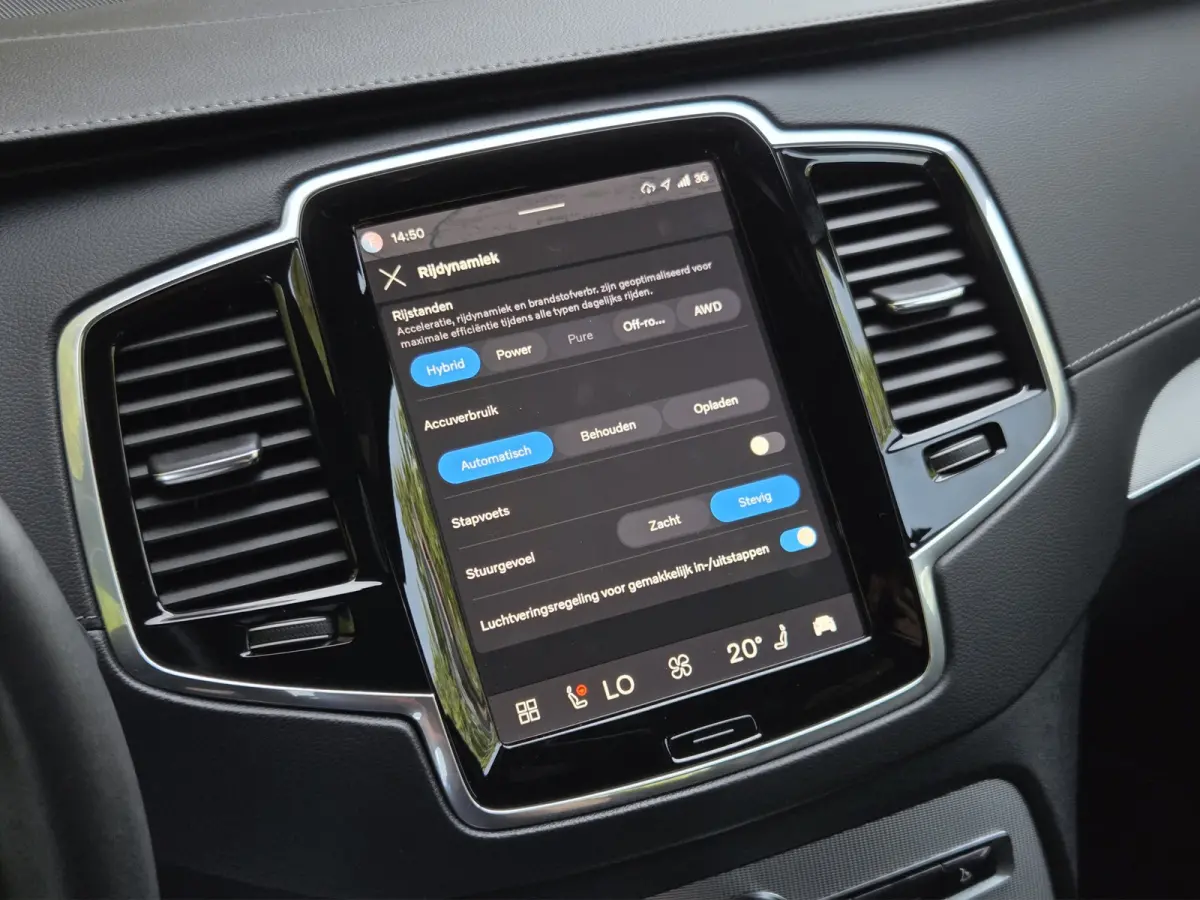 2.0 T8 Recharge AWD Ultimate Dark | Trekhaak | Luchtvering | Bowers&Wilkins | HUD | 360 Cam | Pano