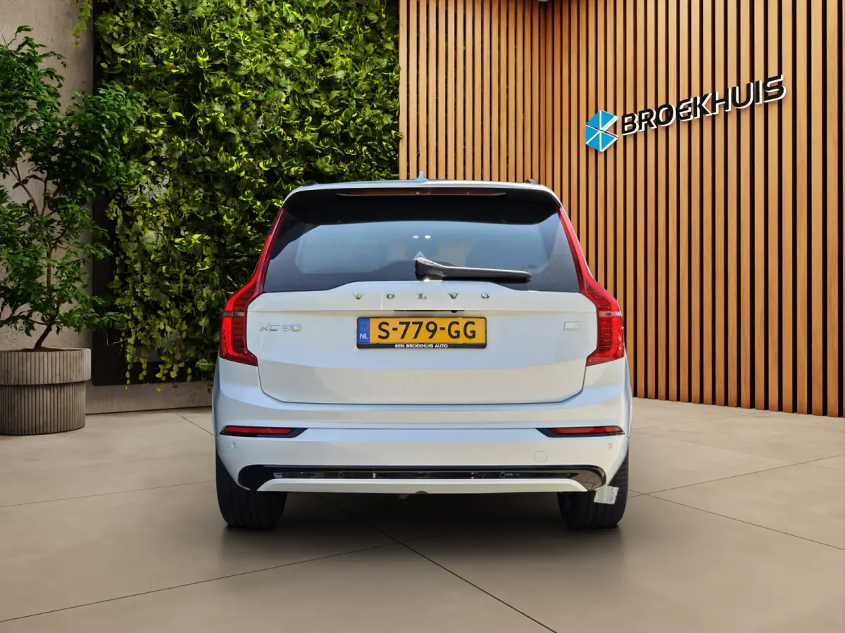 2.0 T8 Recharge AWD Ultimate Dark | Trekhaak | Luchtvering | Bowers&Wilkins | HUD | 360 Cam | Pano