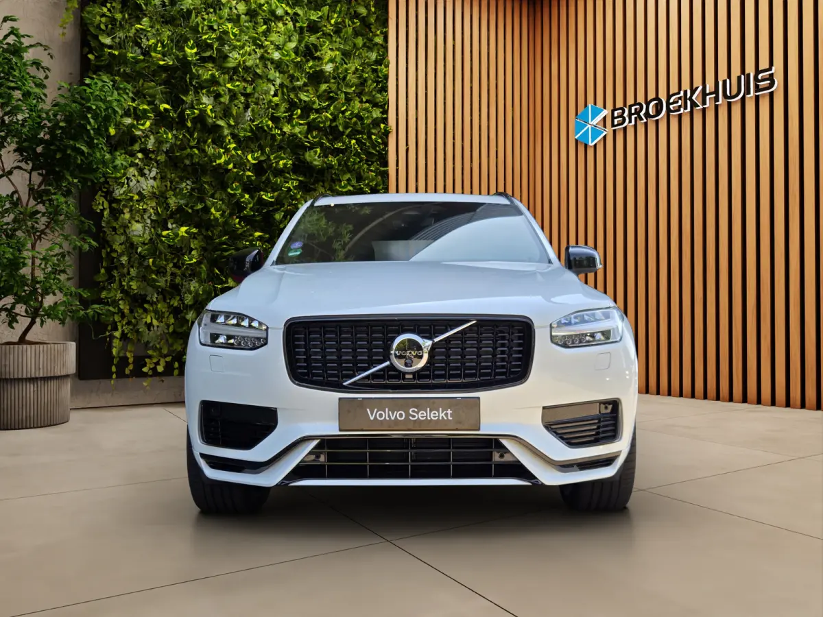 2.0 T8 Recharge AWD Ultimate Dark | Trekhaak | Luchtvering | Bowers&Wilkins | HUD | 360 Cam | Pano