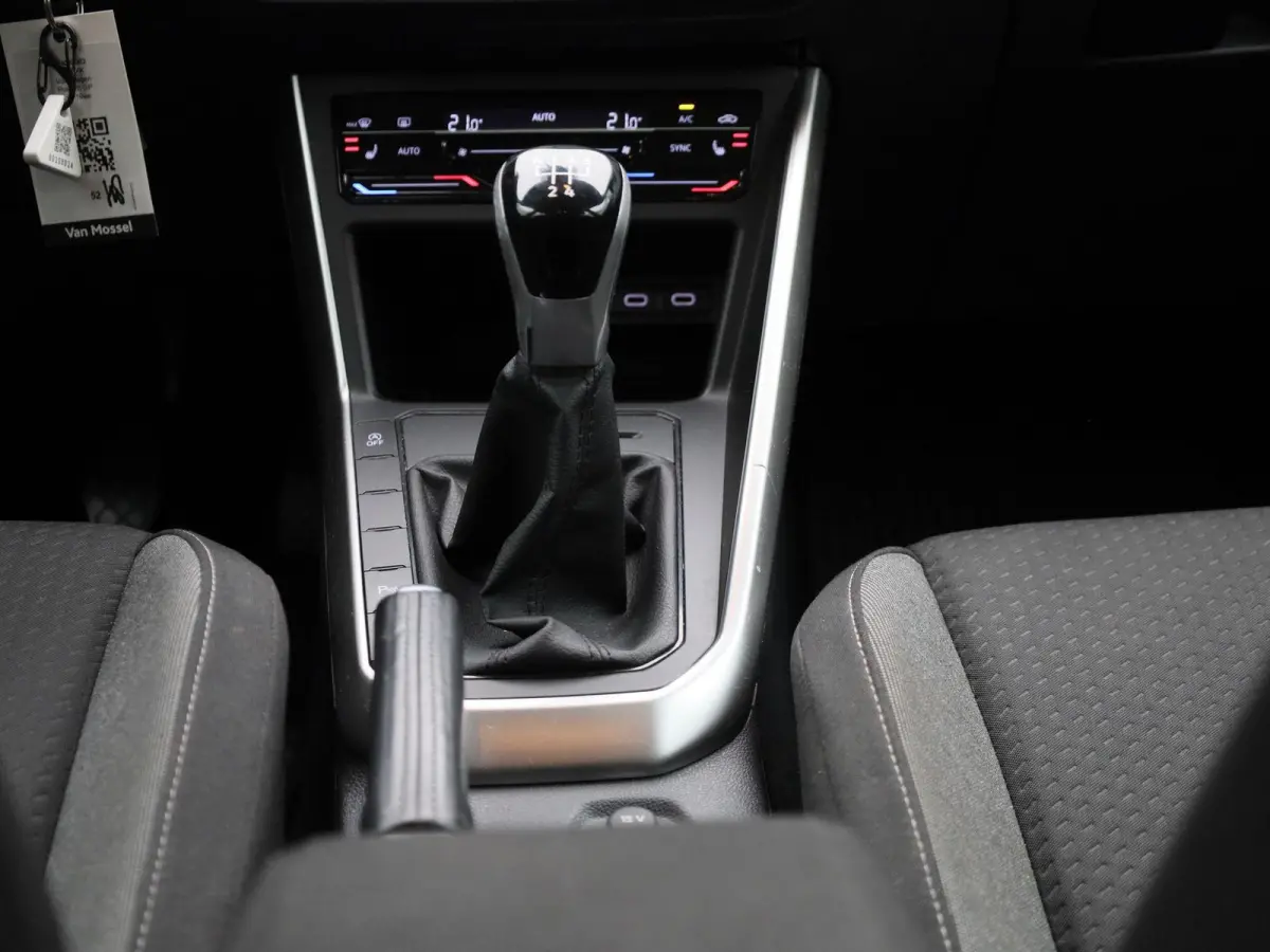 1.0 TSI Life Business 95 PK| Origineel Nederlands | 1e Eigenaar | Navigatie | Stoelverwarming | Climatronic | Parkeersensoren | Digitale Cockpit