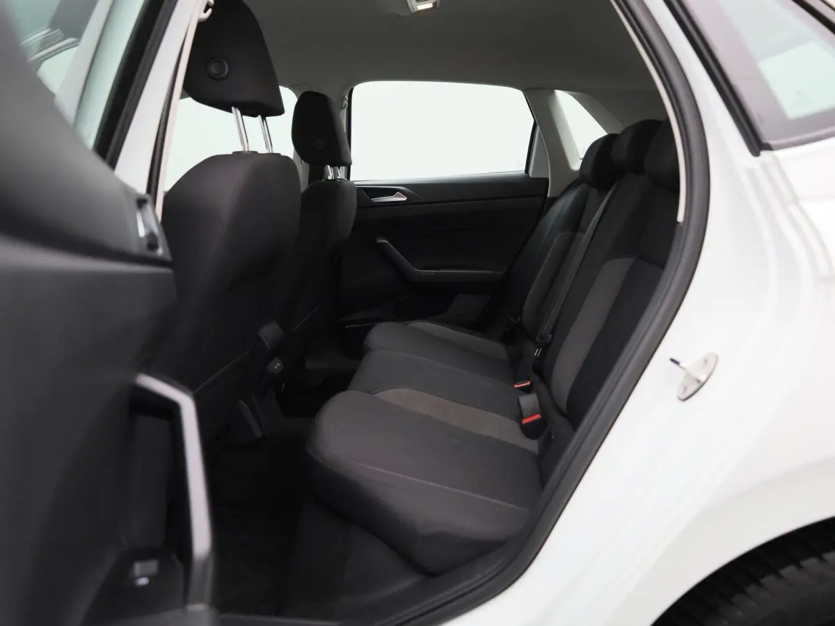 1.0 TSI Life Business 95 PK| Origineel Nederlands | 1e Eigenaar | Navigatie | Stoelverwarming | Climatronic | Parkeersensoren | Digitale Cockpit