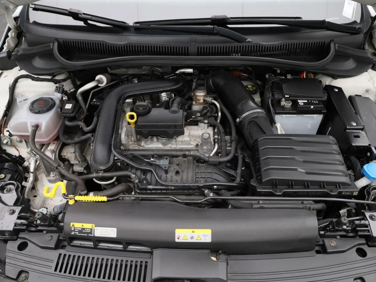 1.0 TSI Life Business 95 PK| Origineel Nederlands | 1e Eigenaar | Navigatie | Stoelverwarming | Climatronic | Parkeersensoren | Digitale Cockpit