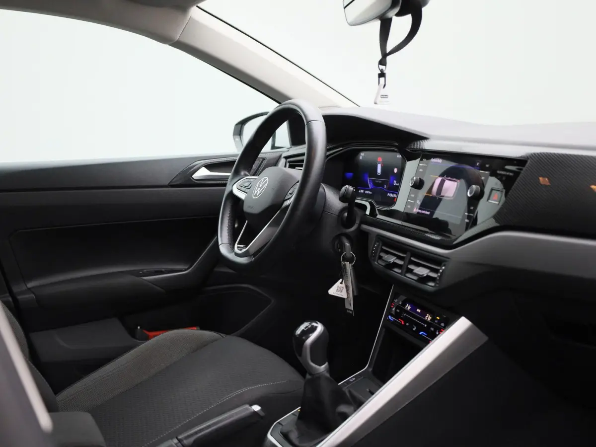 1.0 TSI Life Business 95 PK| Origineel Nederlands | 1e Eigenaar | Navigatie | Stoelverwarming | Climatronic | Parkeersensoren | Digitale Cockpit