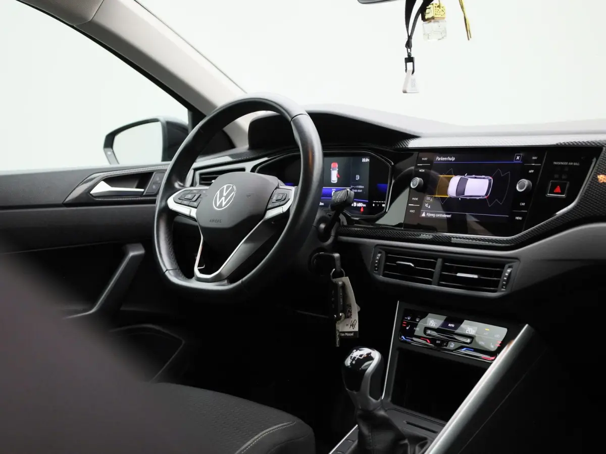 1.0 TSI Life Business 95 PK| Origineel Nederlands | 1e Eigenaar | Navigatie | Stoelverwarming | Climatronic | Parkeersensoren | Digitale Cockpit