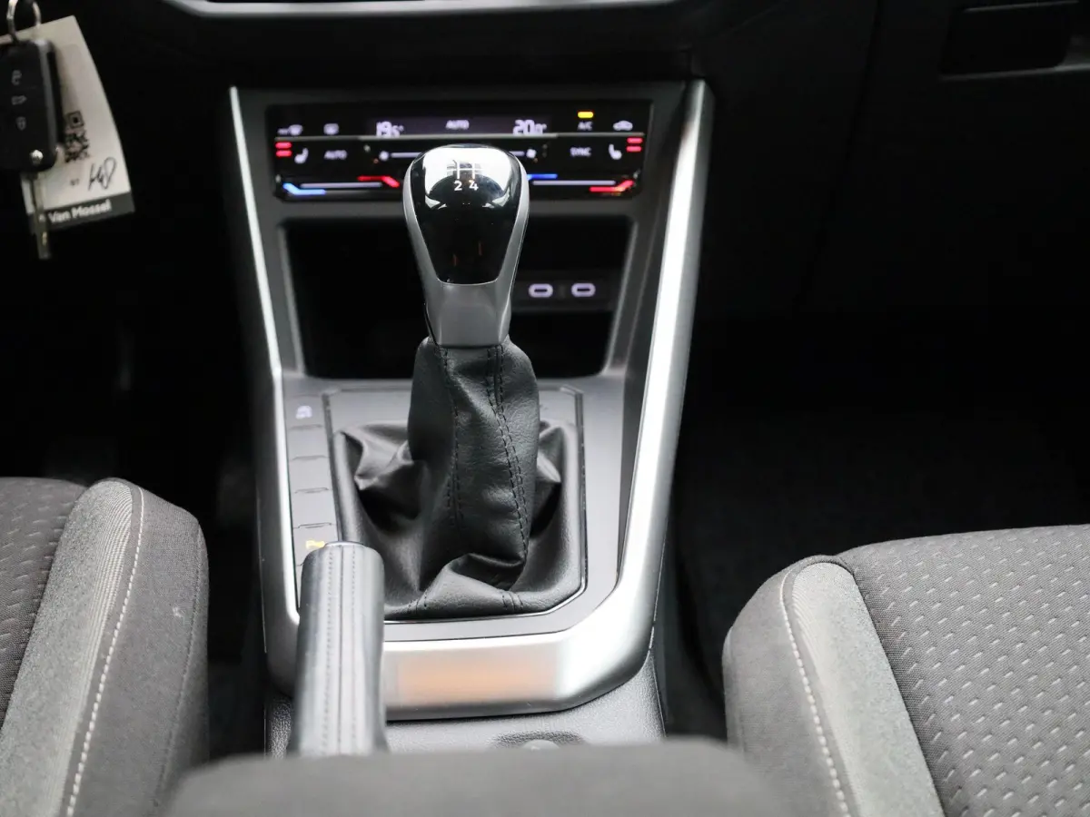 1.0 TSI Life Business 95 PK| Origineel Nederlands | 1e Eigenaar | Navigatie | Stoelverwarming | Climatronic | Parkeersensoren | Digitale Cockpit