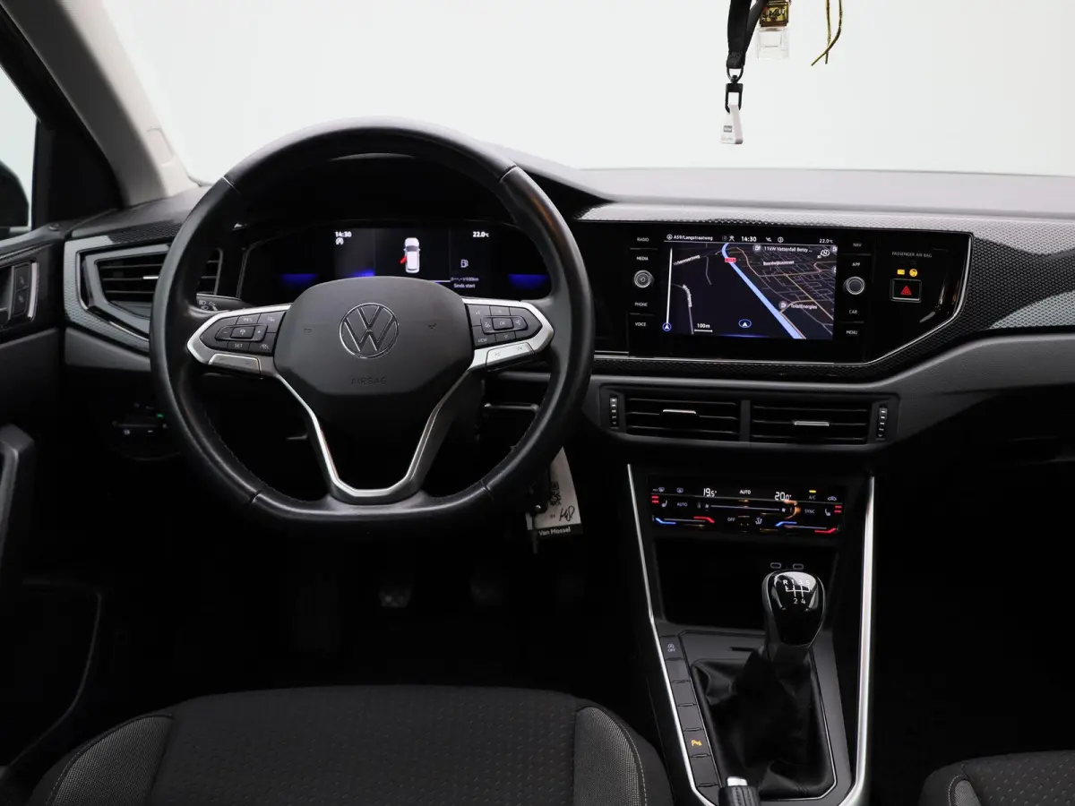 1.0 TSI Life Business 95 PK| Origineel Nederlands | 1e Eigenaar | Navigatie | Stoelverwarming | Climatronic | Parkeersensoren | Digitale Cockpit