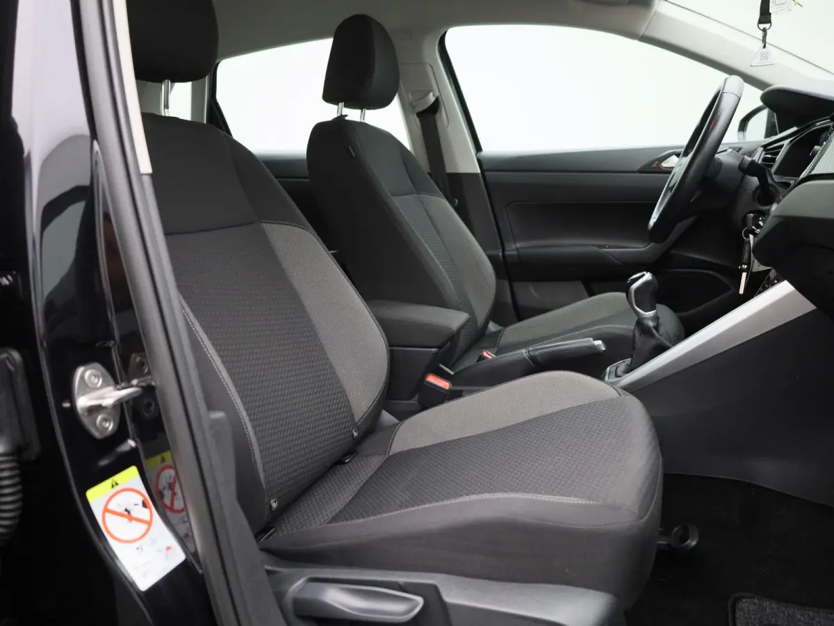 1.0 TSI Life Business 95 PK| Origineel Nederlands | 1e Eigenaar | Navigatie | Stoelverwarming | Climatronic | Parkeersensoren | Digitale Cockpit