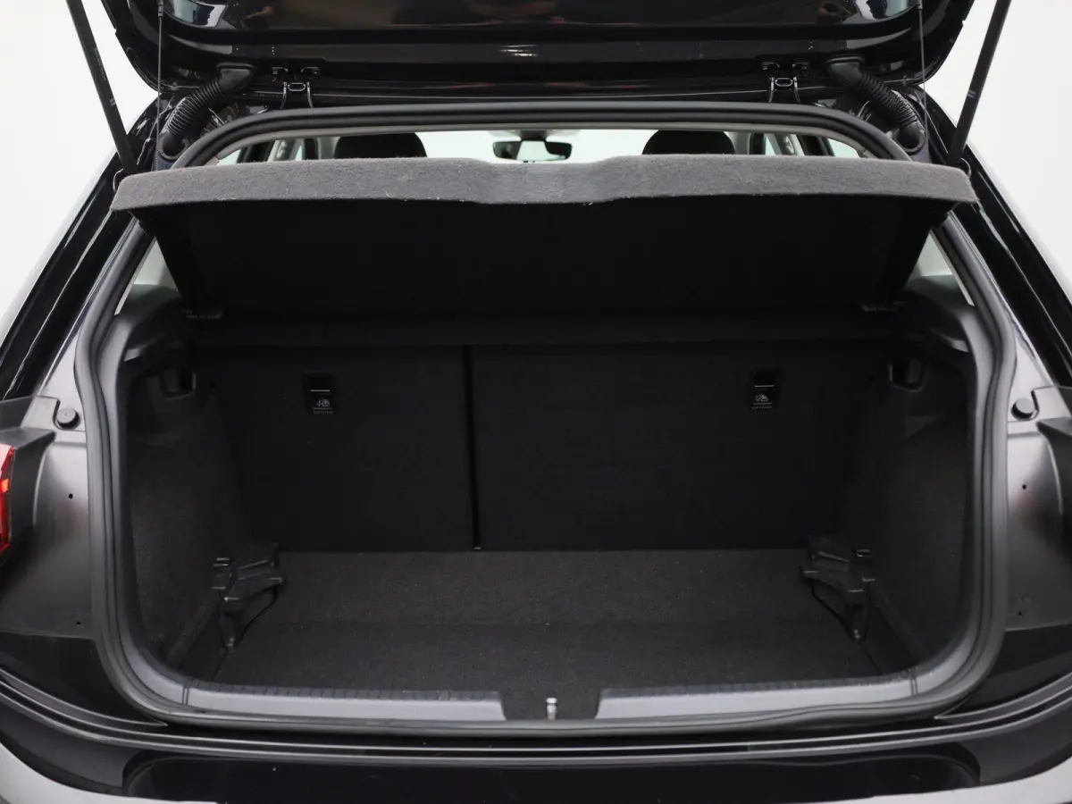 1.0 TSI Life Business 95 PK| Origineel Nederlands | 1e Eigenaar | Navigatie | Stoelverwarming | Climatronic | Parkeersensoren | Digitale Cockpit