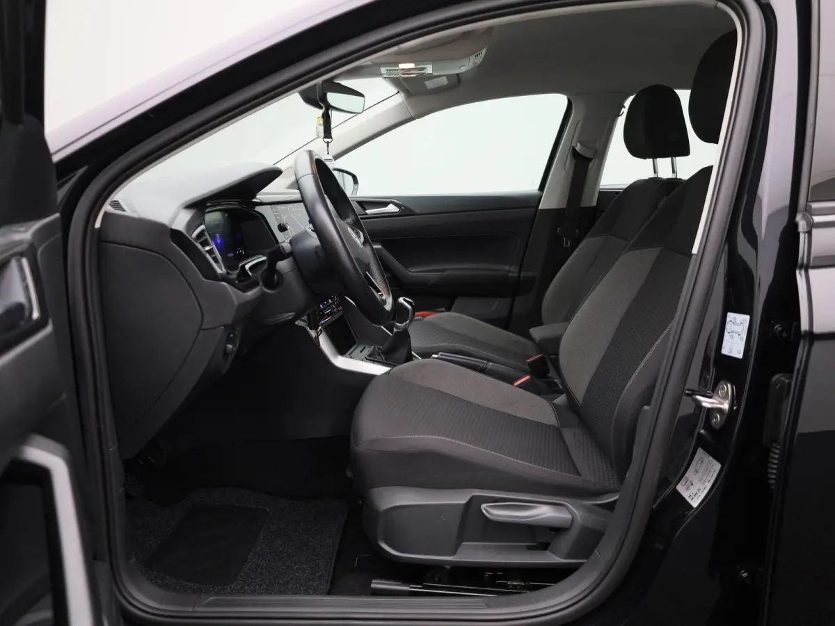 1.0 TSI Life Business 95 PK| Origineel Nederlands | 1e Eigenaar | Navigatie | Stoelverwarming | Climatronic | Parkeersensoren | Digitale Cockpit