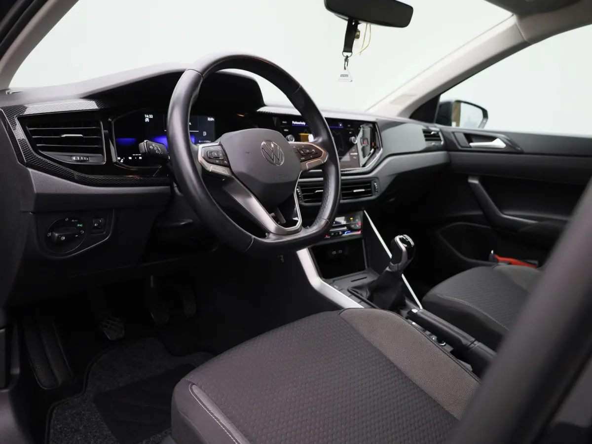 1.0 TSI Life Business 95 PK| Origineel Nederlands | 1e Eigenaar | Navigatie | Stoelverwarming | Climatronic | Parkeersensoren | Digitale Cockpit