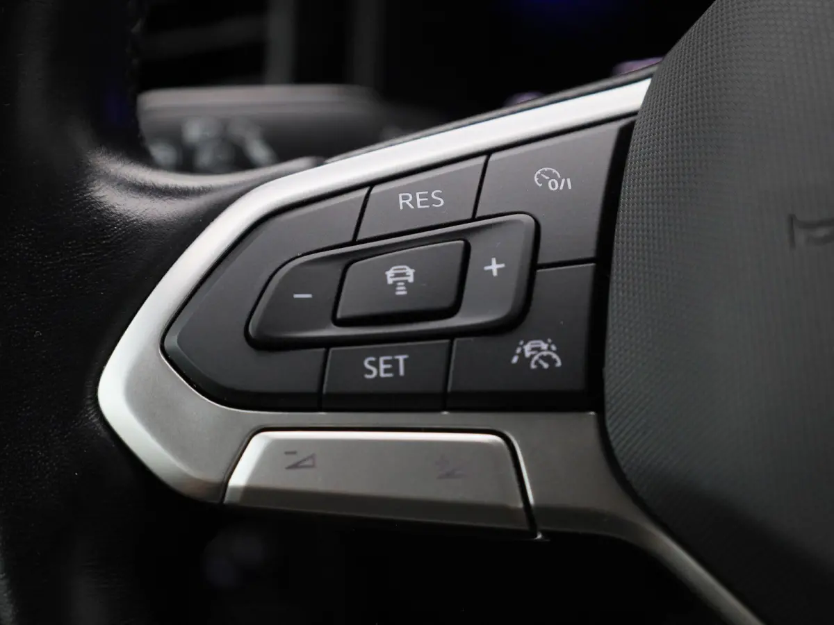 1.0 TSI Life Business 95 PK| Origineel Nederlands | 1e Eigenaar | Navigatie | Stoelverwarming | Climatronic | Parkeersensoren | Digitale Cockpit