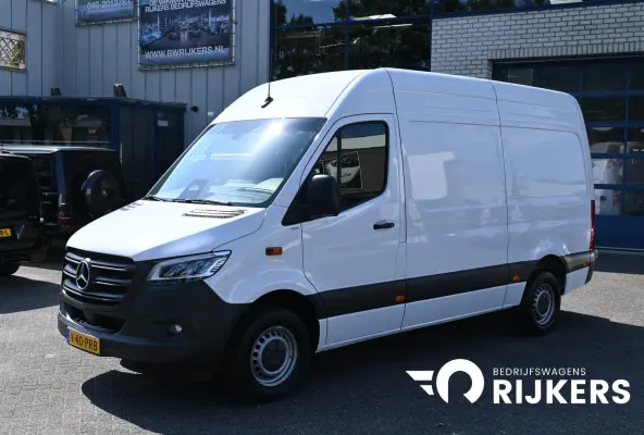 317 CDI L2H2 Pro HD LED, Geveerde stoel, Navigatie met camera