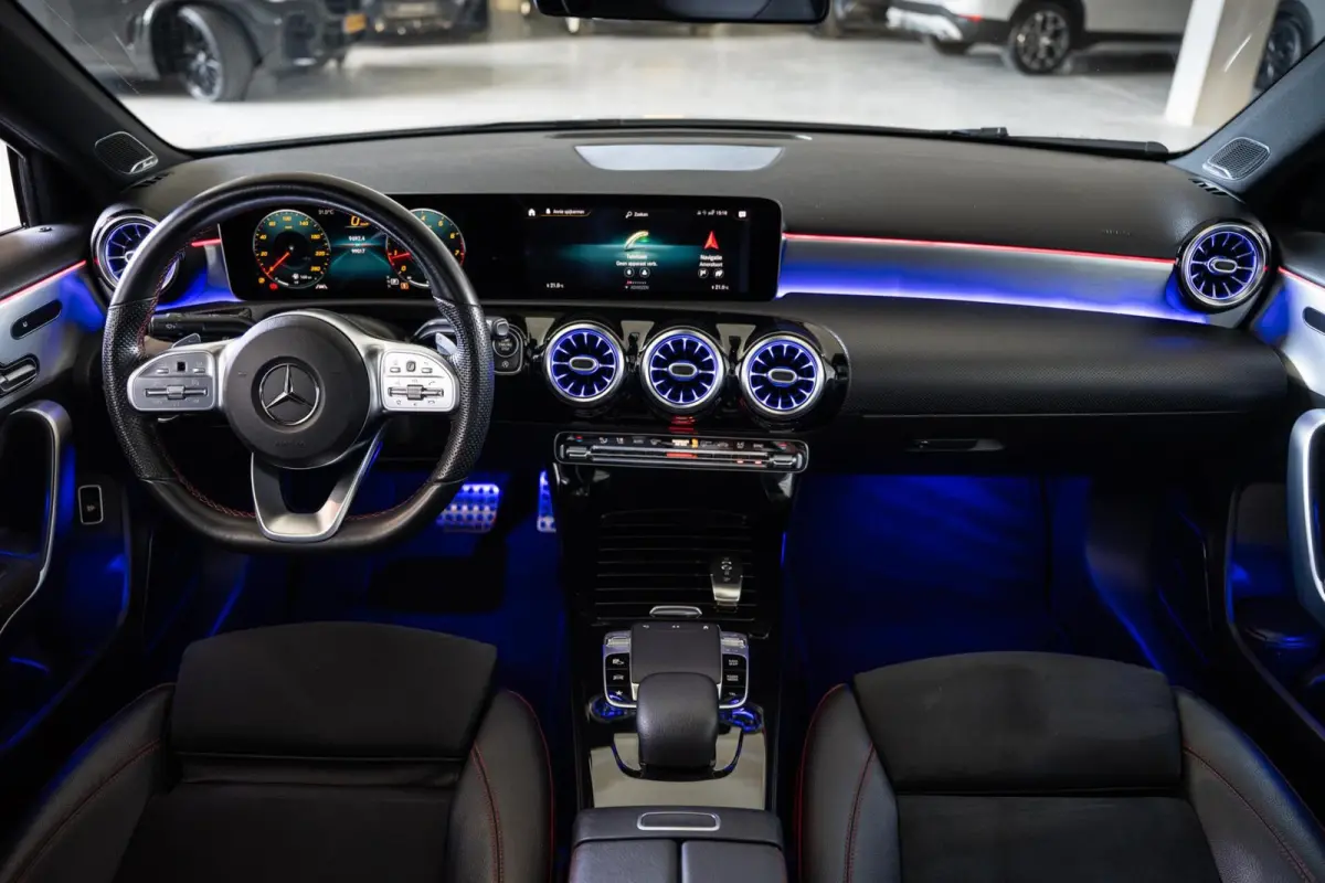200 AMG Night / Burmester / Elektr. Stoelen / Camera's / 1e Eig. / Orig. NL / Dlr. ond.