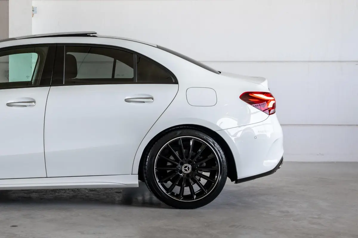 200 AMG Night / Burmester / Elektr. Stoelen / Camera's / 1e Eig. / Orig. NL / Dlr. ond.