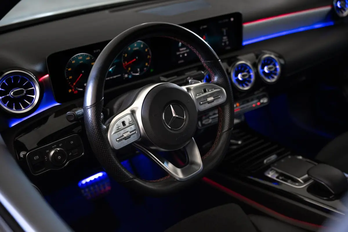 200 AMG Night / Burmester / Elektr. Stoelen / Camera's / 1e Eig. / Orig. NL / Dlr. ond.
