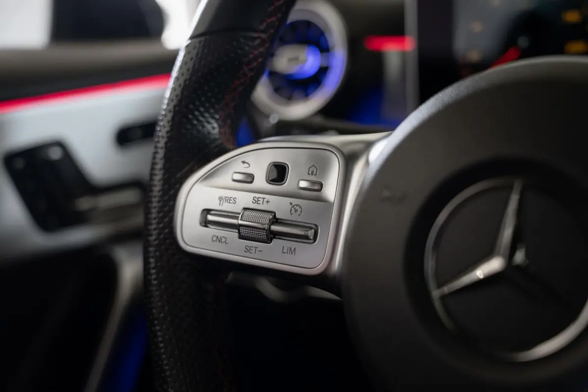 200 AMG Night / Burmester / Elektr. Stoelen / Camera's / 1e Eig. / Orig. NL / Dlr. ond.