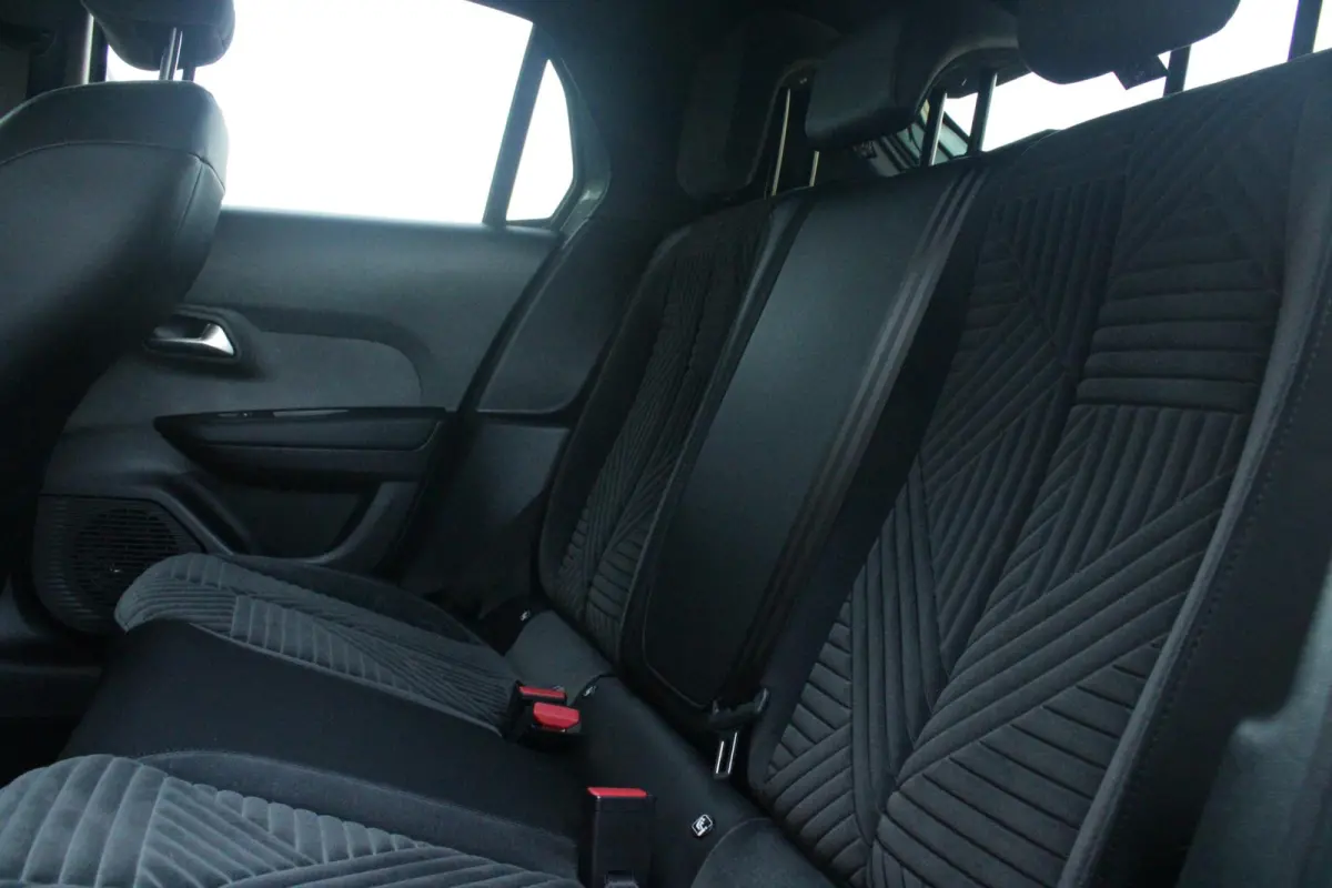 1.2 Hybrid 110PK AUTOMAAT LX | CAMERA VOOR + ACHTER | PARKEERSENSOREN VOOR + ACHTER | DRIVE PACK: ADAPTIVE CRUISE CONTROL/DODEHOEK DETECTIE/ELEKTRISCH INKLAPBARE BUITENSPIEGELS/SPROTIEF STUU